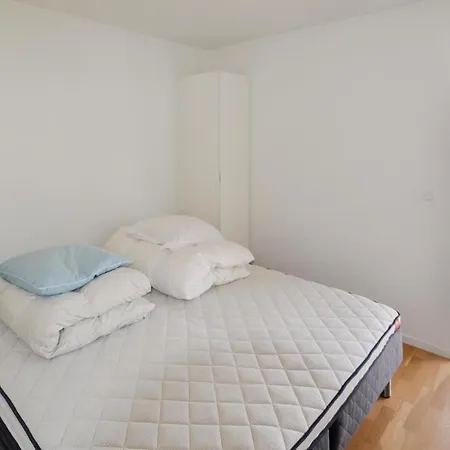 Two-bedroom Holiday In בית נופש