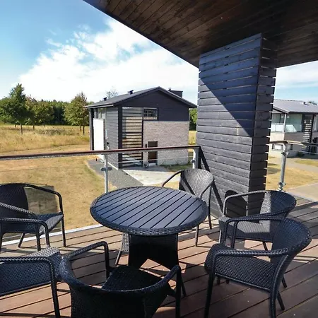 Two-bedroom Holiday In בית נופש